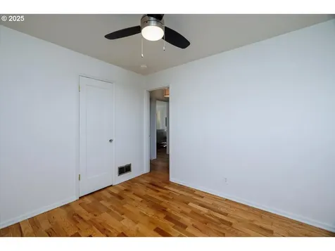 5543 NE Couch Street Portland OR 97213