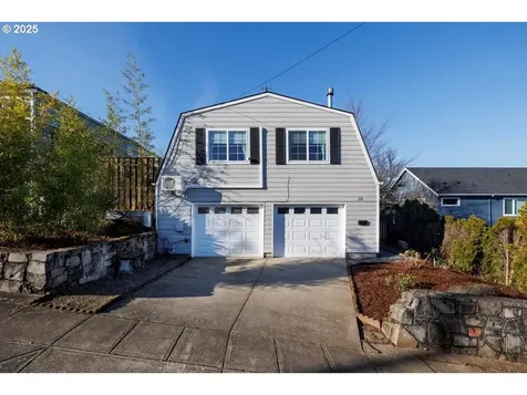 5543 NE Couch Street Portland OR 97213