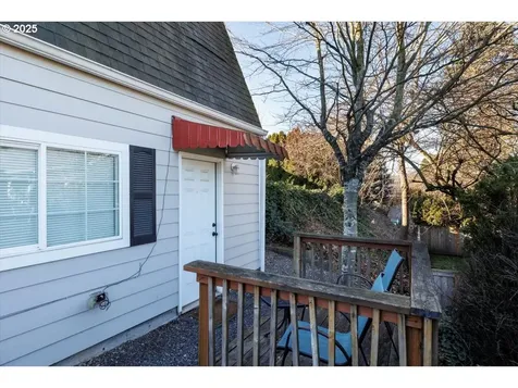 5543 NE Couch Street Portland OR 97213
