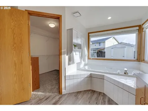 10009 NE 53rd Avenue Vancouver WA 98686