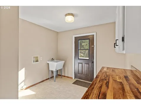 94263 Matheny Creek Lane Myrtle Point OR 97458