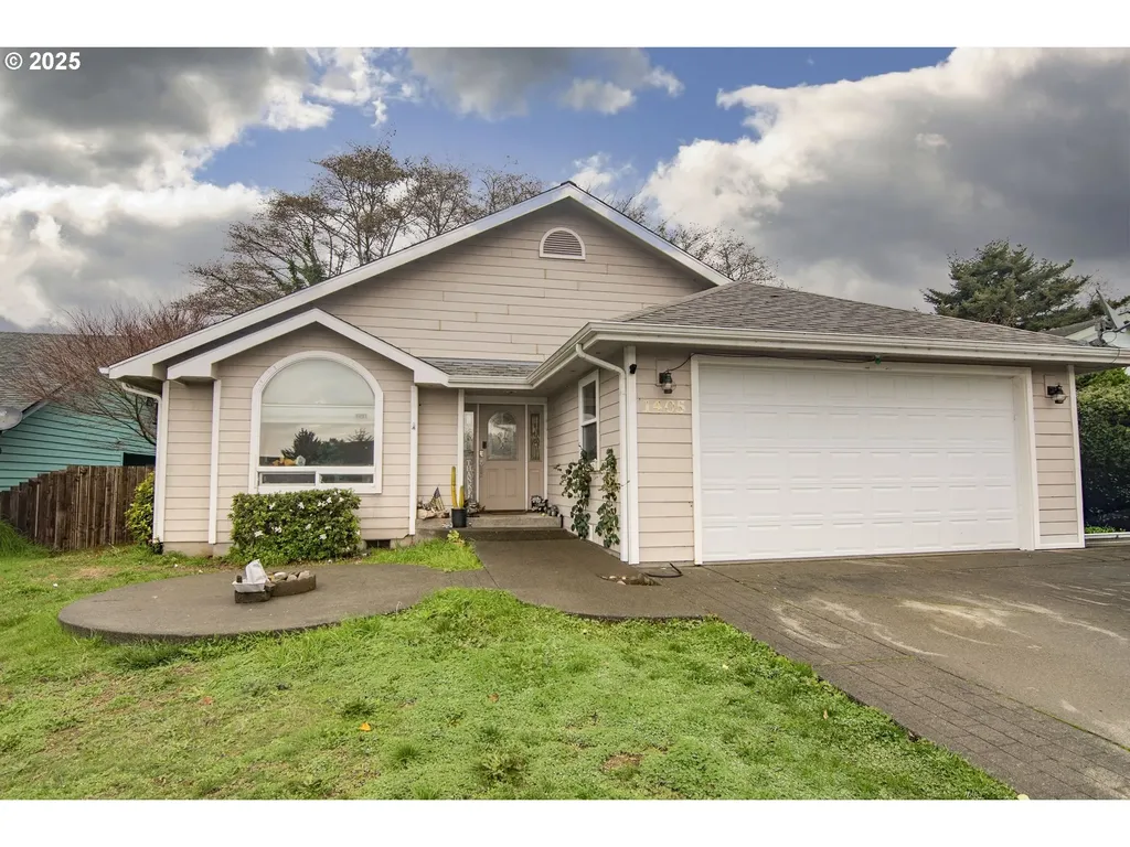 1405 View Court Brookings OR 97415