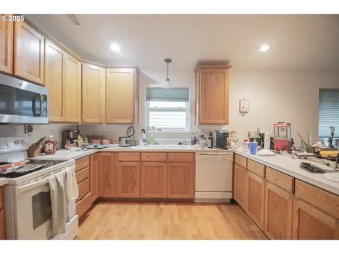 1405 View Court Brookings OR 97415