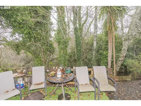1405 View Court Brookings OR 97415