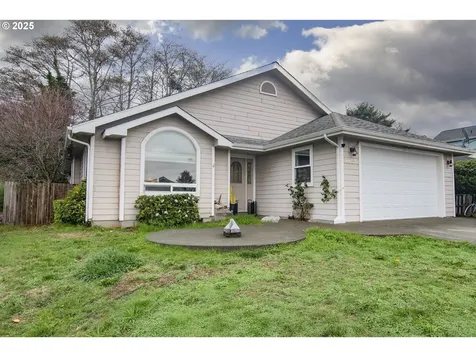 1405 View Court Brookings OR 97415