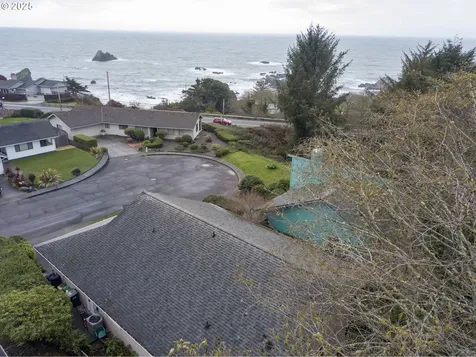 1405 View Court Brookings OR 97415
