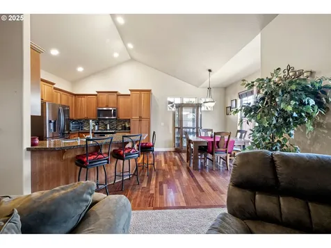 1175 S 40th Place Springfield OR 97478
