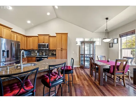 1175 S 40th Place Springfield OR 97478