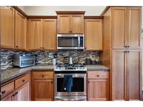 1175 S 40th Place Springfield OR 97478