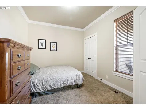 1175 S 40th Place Springfield OR 97478