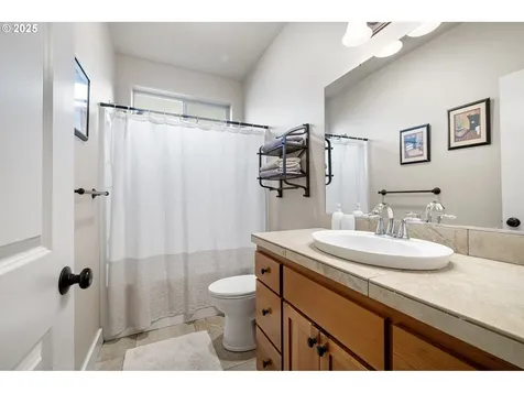 1175 S 40th Place Springfield OR 97478