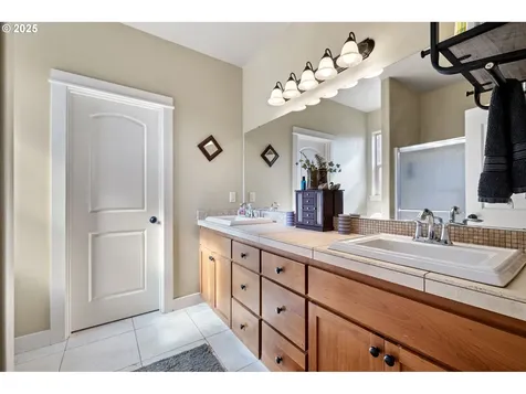 1175 S 40th Place Springfield OR 97478