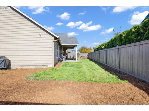 1175 S 40th Place Springfield OR 97478
