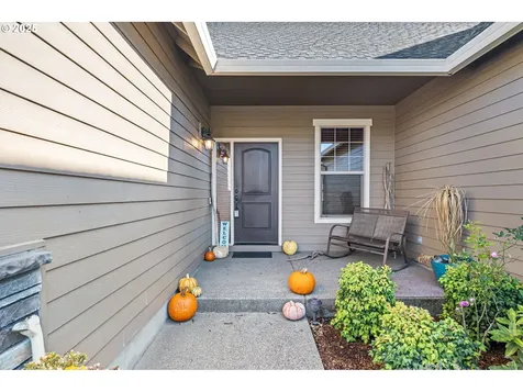 1175 S 40th Place Springfield OR 97478