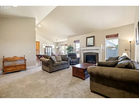 1175 S 40th Place Springfield OR 97478