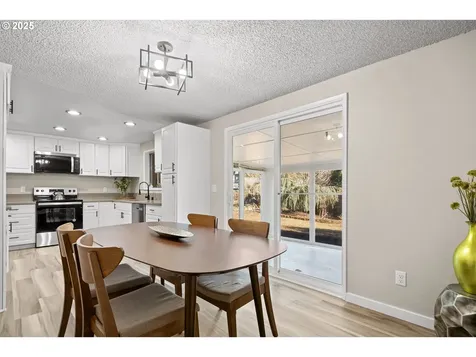 10617 NW 21st Avenue Vancouver WA 98685