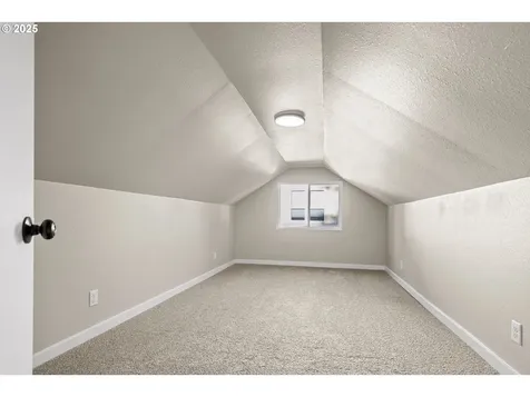10617 NW 21st Avenue Vancouver WA 98685