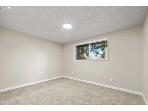 10617 NW 21st Avenue Vancouver WA 98685