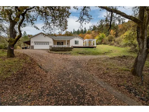 487 SE Dos Gatos Court Roseburg OR 97470