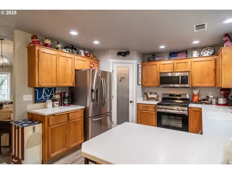 487 SE Dos Gatos Court Roseburg OR 97470