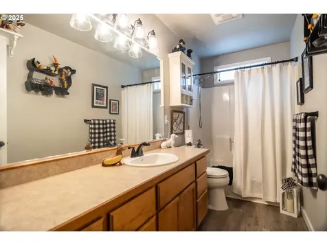 487 SE Dos Gatos Court Roseburg OR 97470