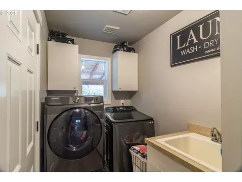 487 SE Dos Gatos Court Roseburg OR 97470