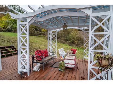 487 SE Dos Gatos Court Roseburg OR 97470