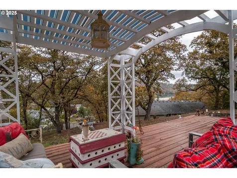 487 SE Dos Gatos Court Roseburg OR 97470