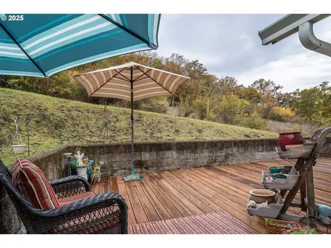 487 SE Dos Gatos Court Roseburg OR 97470