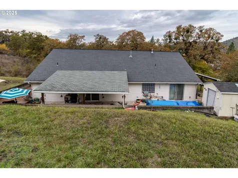 487 SE Dos Gatos Court Roseburg OR 97470