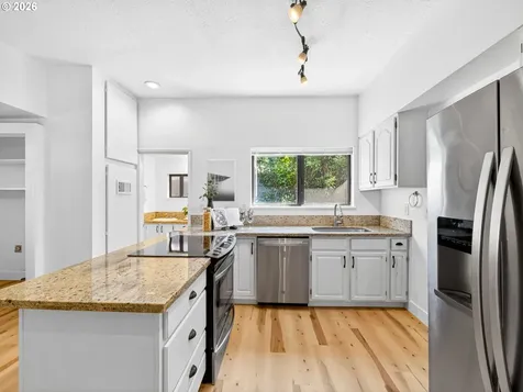 863 Linn Avenue Oregon City OR 97045