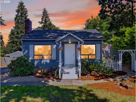863 Linn Avenue Oregon City OR 97045