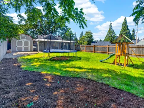 863 Linn Avenue Oregon City OR 97045