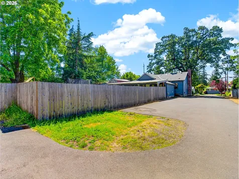 863 Linn Avenue Oregon City OR 97045