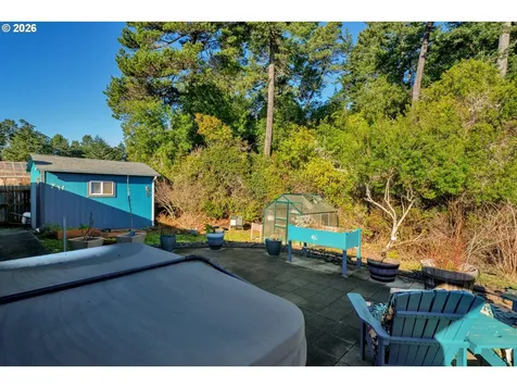 2 Park Village Drive Florence OR 97439