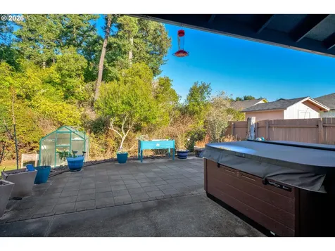 2 Park Village Drive Florence OR 97439