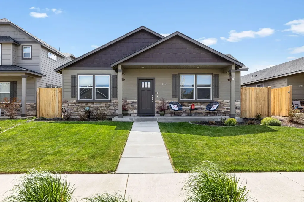 3754 SW Metolius Avenue Redmond OR 97756