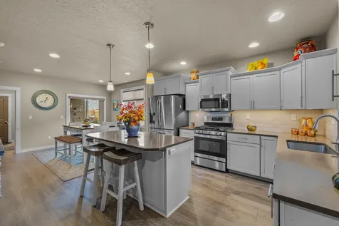 3754 SW Metolius Avenue Redmond OR 97756