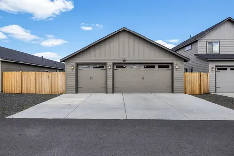 3754 SW Metolius Avenue Redmond OR 97756