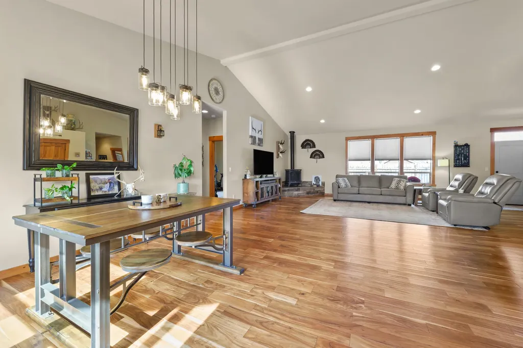 220 NW 28th Street Redmond OR 97756