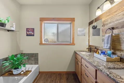 220 NW 28th Street Redmond OR 97756