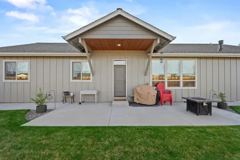 220 NW 28th Street Redmond OR 97756