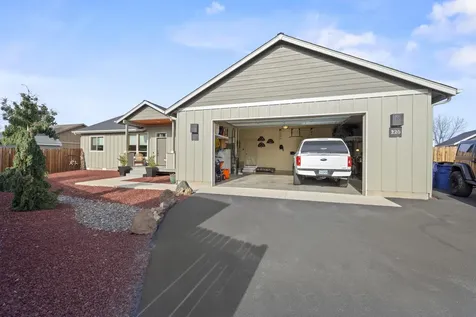 220 NW 28th Street Redmond OR 97756