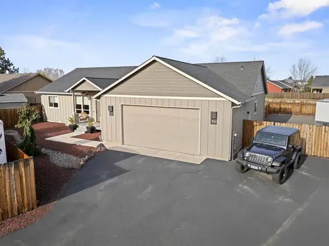 220 NW 28th Street Redmond OR 97756