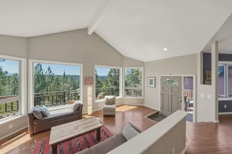 2068 NW Cascade View Drive Bend OR 97703