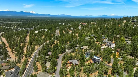 2068 NW Cascade View Drive Bend OR 97703