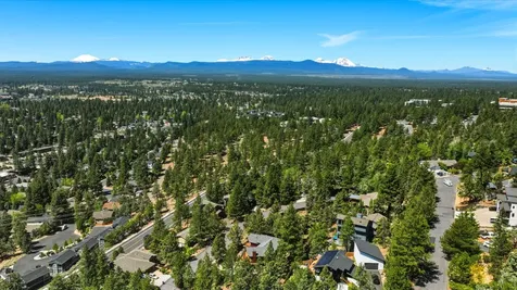 2068 NW Cascade View Drive Bend OR 97703