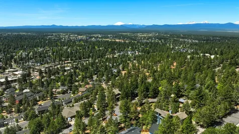 2068 NW Cascade View Drive Bend OR 97703