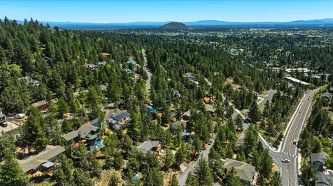 2068 NW Cascade View Drive Bend OR 97703