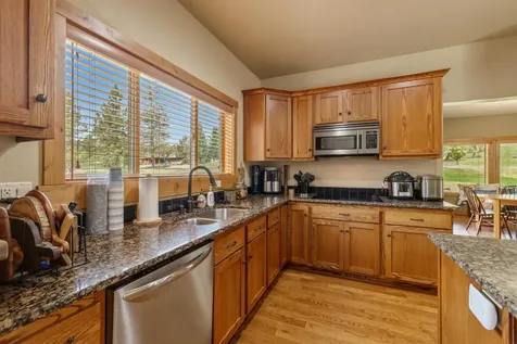 1164 Paper Birch Way Klamath Falls OR 97601